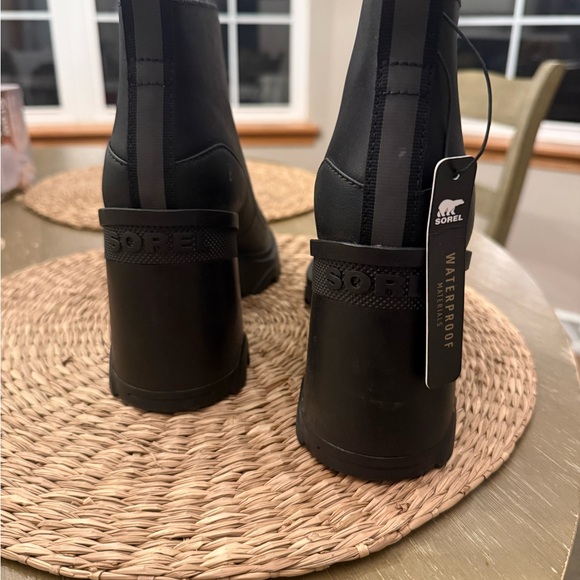 NWT Leather Lace-Up Boots
Women's  Sorel Black Heeled Ankle Boots size 9 - Picture 5 of 13